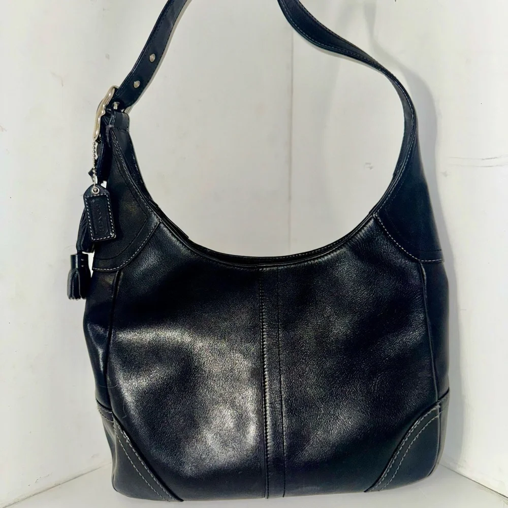 Coach F10260 Black Leather Hobo Shoulder Bag Tassel Charm Silver Hardware EUC
